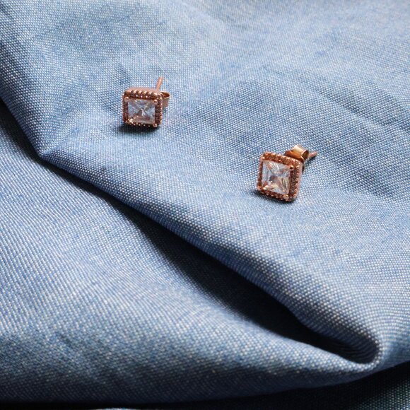 Pandora Square Sparkle Clear Halo Stud Earrings in Rose Gold - Picture 2 of 3